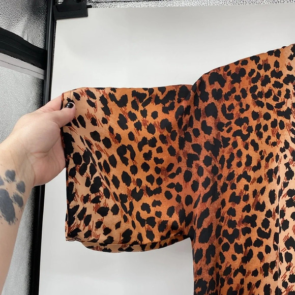 Natori Wild Cheetah PJ Top Womens Sz XS Brown Black Oversized Animal Print Loose - Picture 5 of 11
